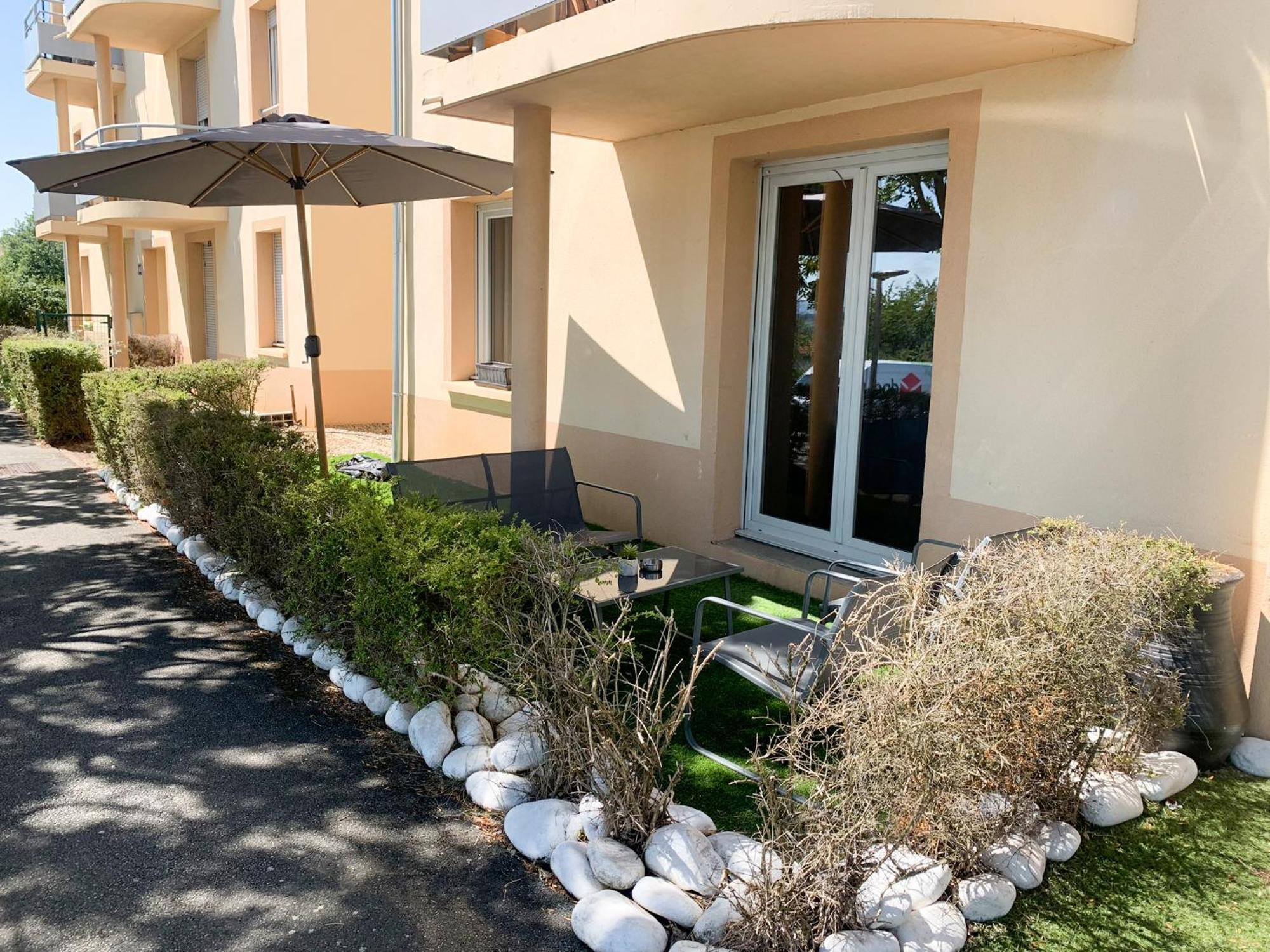 Appartement Les Hauts Du Beaujolais Limas Luaran gambar